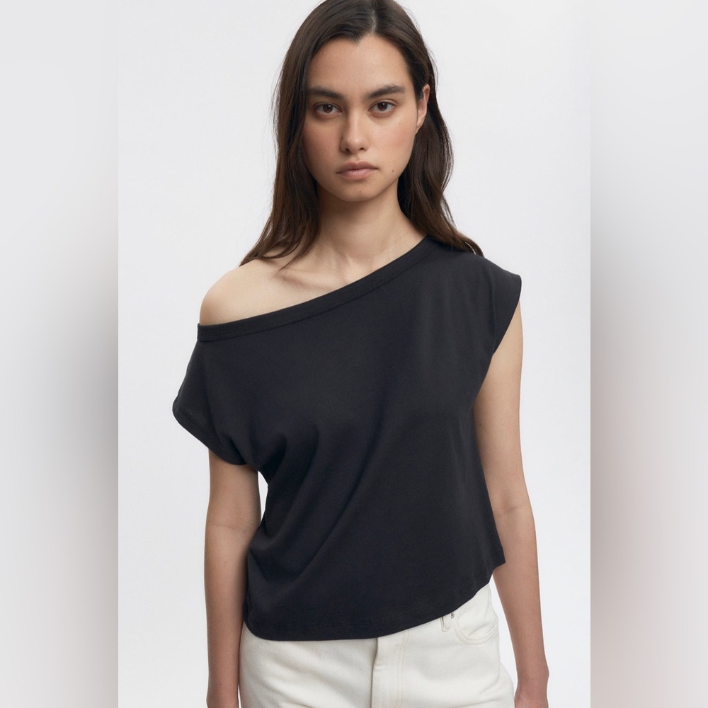 Kotn Off Shoulder Tee Black Size Small